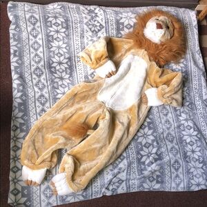 Halloween Plush Lion Costume Jumpsuit with Mane - size 3-5 (M)